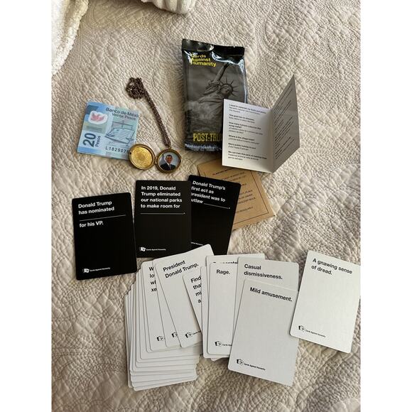 Cards Against Humanity Post Trump Pack Obama Locket, Tomato Seeds, Spanish RARE - Picture 1 of 4